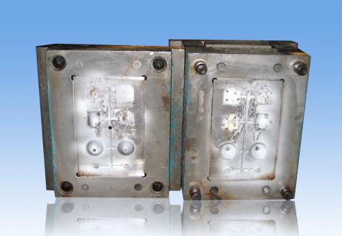 深圳塑膠模具廠，塑料模具零配件的熱處理工藝介紹